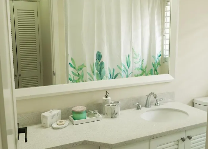 Villa Coastal Haven In Richmond Estate - Your Tropical Oasis *