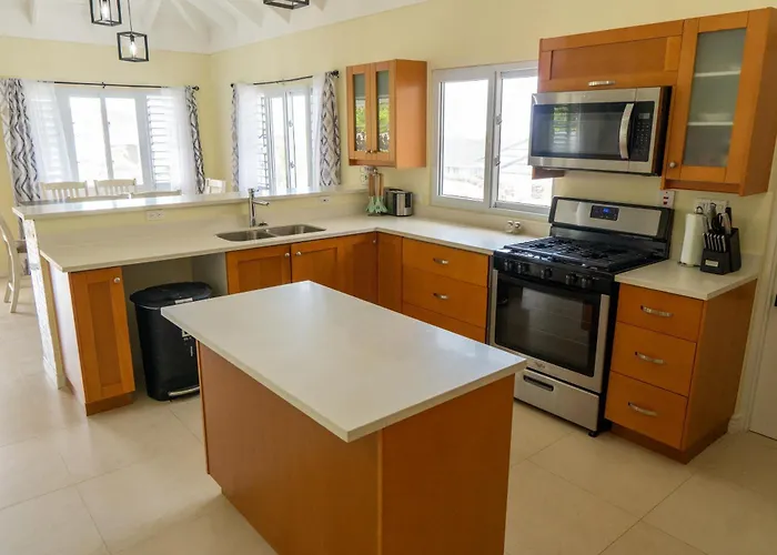 Villa Coastal Haven In Richmond Estate - Your Tropical Oasis Ocho Rios
