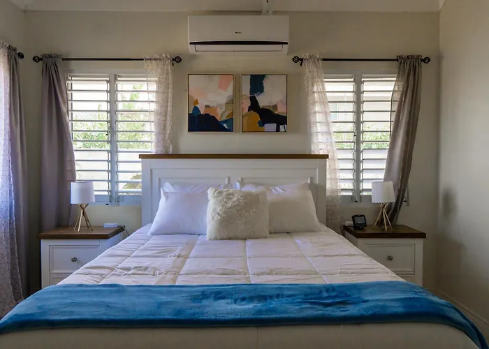 Villa Coastal Haven In Richmond Estate - Your Tropical Oasis