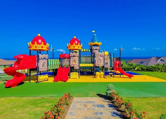 Villa Coastal Haven In Richmond Estate - Your Tropical Oasis *